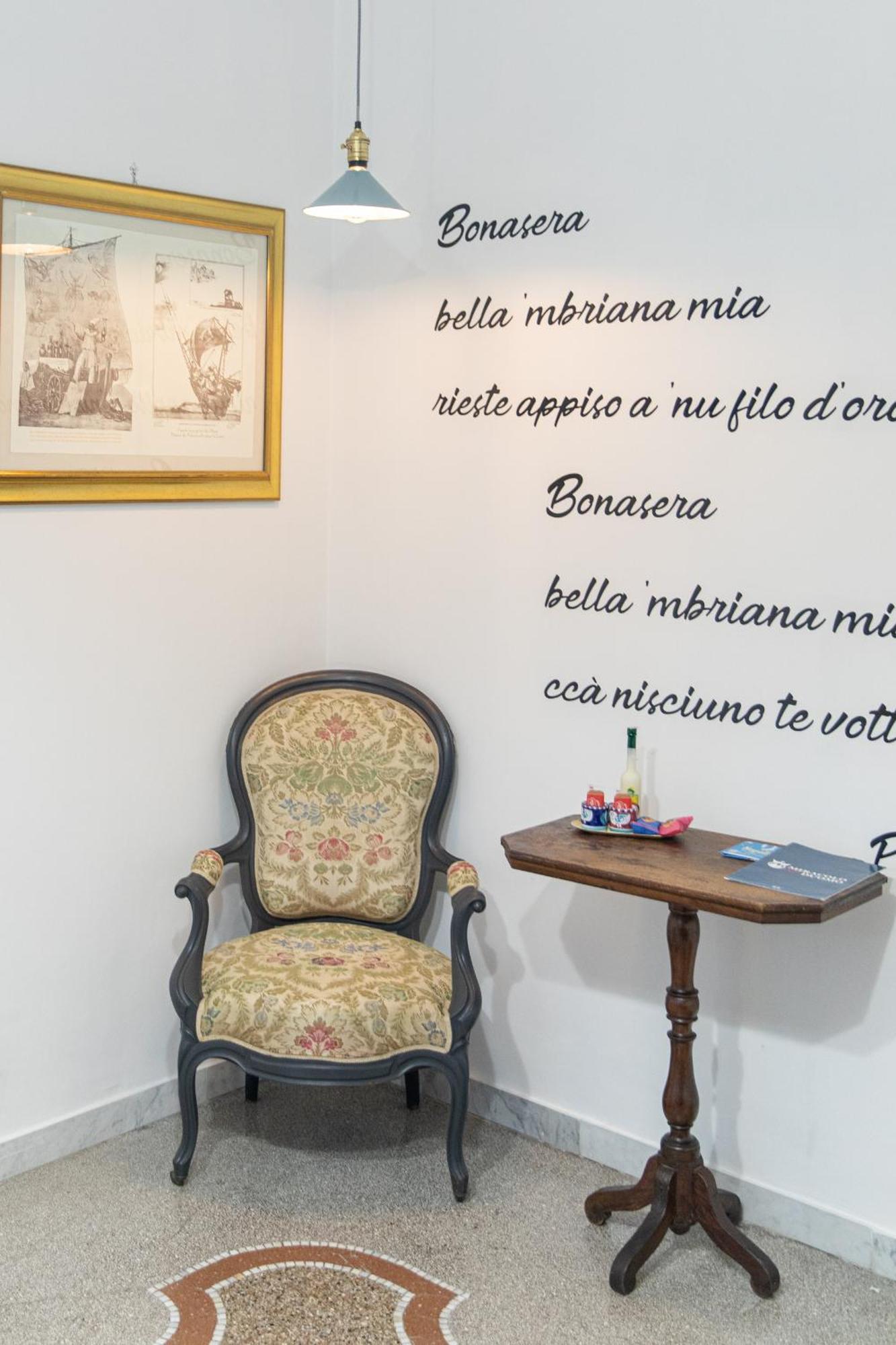 Miracolo Al Duomo Smart Accomodations 나폴리 외부 사진